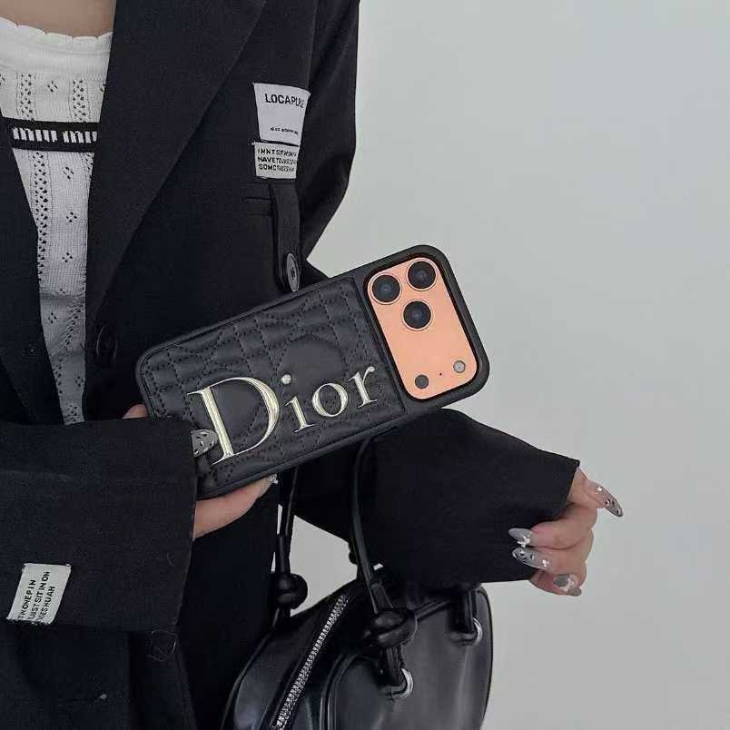 目立ち dior iphone 17 airケース
