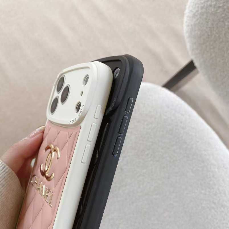 Chanel風のiPhone 17 Proカバー