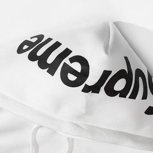 Supreme  プルオーバーパーカー