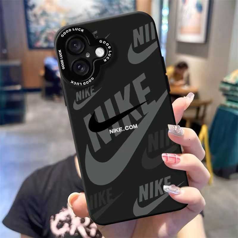 Nike iPhone 17ケース