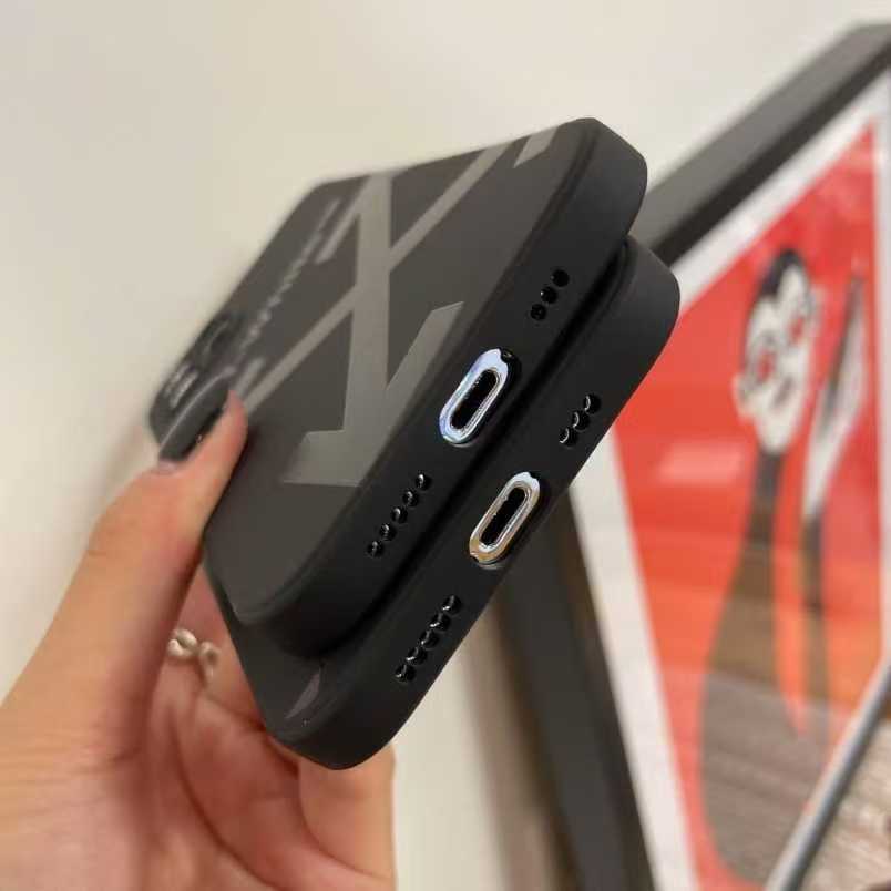 上品 ホワイト iPhone17 Pro Maxケース